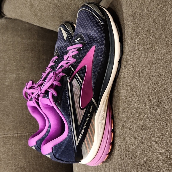 Brooks Ravenna 8 Womens running shoes size 8 - Picture 5 of 11